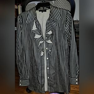 Jones New York black & white button down shirt